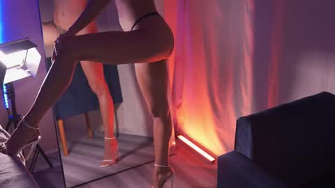 Snapshot of coconutcatin chatting on September 24, 7:39 pm Coconutcatin online show from September 24, 7:39 pm