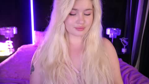 Snapshot of cocosecretss chatting on December 13, 11:02 am onlyfans amyleyy online show from December 13, 11:02 am