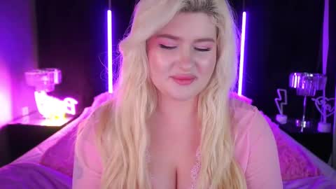 Snapshot of cocosecretss chatting on February 10, 10:31 am onlyfans amyleyy online show from February 10, 10:31 am