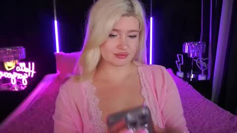 Snapshot of cocosecretss chatting on September 22, 1:13 pm onlyfans amyleyy online show from September 22, 1:13 pm