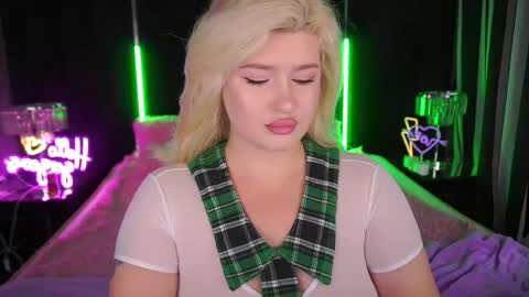 Snapshot of cocosecretss chatting on October 18, 7:20 am onlyfans amyleyy online show from October 18, 7:20 am