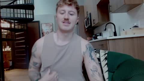 Snapshot of codygunzxxx2 chatting on April 15, 12:39 am Cody and Emeraldboy online show from April 15, 12:39 am