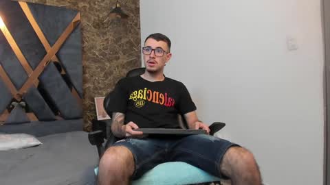 Snapshot of codyywalker chatting on January 28, 5:14 pm Cody Walker online show from January 28, 5:14 pm