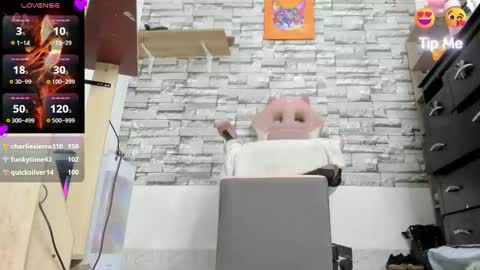 laurita online show from December 22, 5:04 am