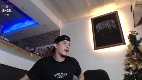 Snapshot of colby_scott chatting on December 12, 3:21 am Colby Scott online show from December 12, 3:21 am