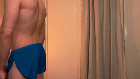 Snapshot of coldsweats chatting on January 2, 5:18 pm coldsweats online show from January 2, 5:18 pm