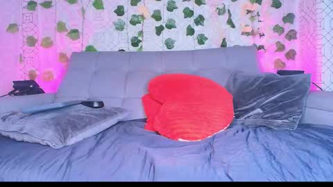 colett online show from October 21, 12:06 pm