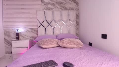 colett online show from November 8, 11:54 am