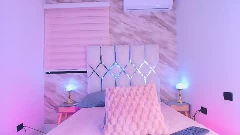 colett online show from November 13, 11:53 am