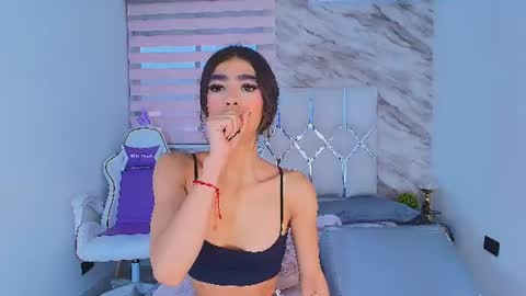Snapshot of colett_hall chatting on July 3, 12:00 pm colett online show from July 3, 12:00 pm
