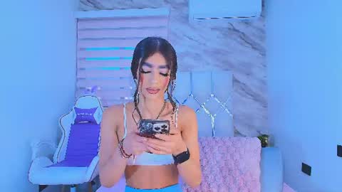 Snapshot of colett_hall chatting on July 10, 11:57 am colett online show from July 10, 11:57 am