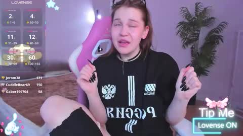 Collen Mon Tue Wed Thu Fri GMT 3 0300am - 0900am  online show from November 15, 5:49 am