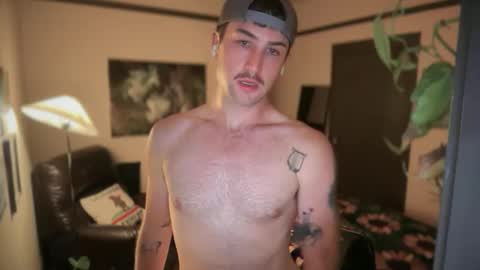 Snapshot of collegeboy417 chatting on March 16, 7:01 am collegeboy417 online show from March 16, 7:01 am