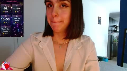 Collette online show from December 7, 3:41 pm