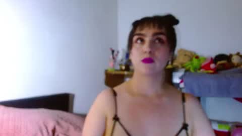 Snapshot of collette_beaufoy chatting on June 17, 7:00 am Collette online show from June 17, 7:00 am