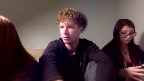 Snapshot of collin_swell chatting on December 1, 4:17 am collin_swell online show from December 1, 4:17 am