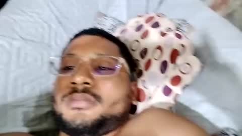Snapshot of colmoreno chatting on July 2, 12:10 am colmoreno online show from July 2, 12:10 am