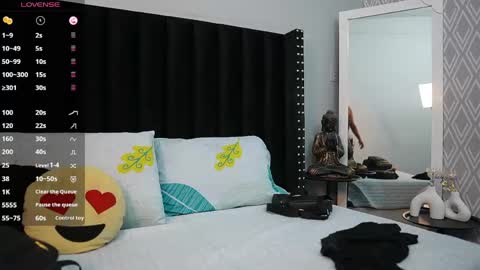 Snapshot of colombia_mommy_ chatting on June 2, 12:07 pm GRETCHEN online show from June 2, 12:07 pm