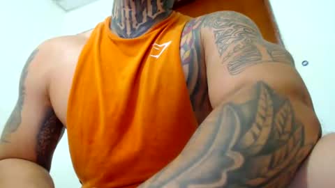 Snapshot of colombian_monster_cock chatting on December 18, 5:59 am camilo online show from December 18, 5:59 am