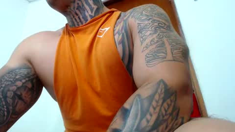 Snapshot of colombian_monster_cock chatting on December 22, 7:00 am camilo online show from December 22, 7:00 am