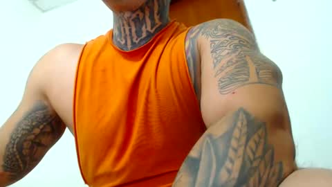 Snapshot of colombian_monster_cock chatting on December 28, 7:11 am camilo online show from December 28, 7:11 am