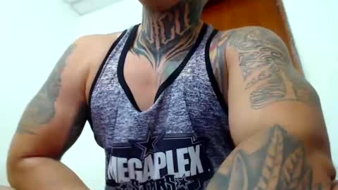 Snapshot of colombian_monster_cock chatting on February 9, 9:28 pm camilo online show from February 9, 9:28 pm
