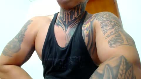 Snapshot of colombian_monster_cock chatting on February 12, 5:05 am camilo online show from February 12, 5:05 am