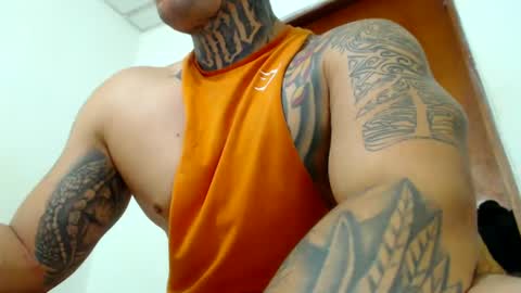 Snapshot of colombian_monster_cock chatting on February 26, 10:42 pm camilo online show from February 26, 10:42 pm
