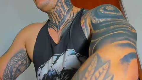 Snapshot of colombian_monster_cock chatting on September 28, 1:00 am camilo online show from September 28, 1:00 am