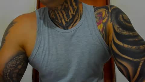 Snapshot of colombian_monster_cock chatting on October 10, 6:23 am camilo online show from October 10, 6:23 am