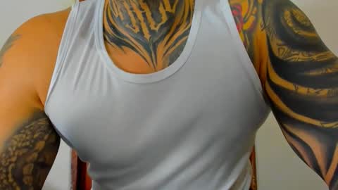 Snapshot of colombian_monster_cock chatting on October 13, 3:17 am camilo online show from October 13, 3:17 am