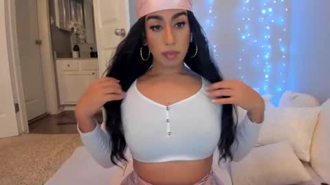    ........ Instagram  Lorysexys online show from January 12, 11:15 pm