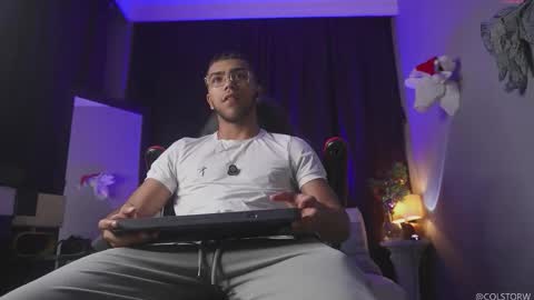 colstorw_ online show from January 8, 9:55 am