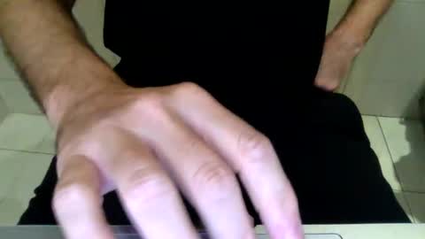 Snapshot of come1983 chatting on June 30, 1:45 pm come1983 online show from June 30, 1:45 pm