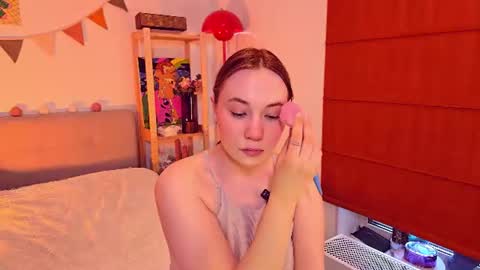 Snapshot of come_in_bed chatting on June 18, 3:05 pm Audrey online show from June 18, 3:05 pm
