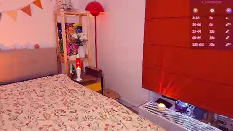 Snapshot of come_in_bed chatting on July 25, 1:30 pm Audrey online show from July 25, 1:30 pm