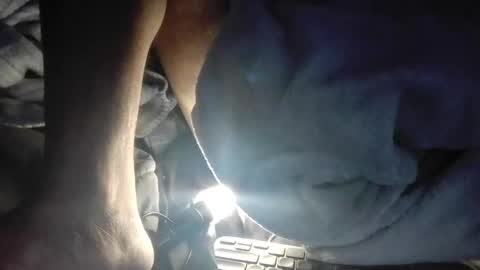 Snapshot of comesuckthisdick111 chatting on December 20, 8:32 am comesuckthisdick111 online show from December 20, 8:32 am