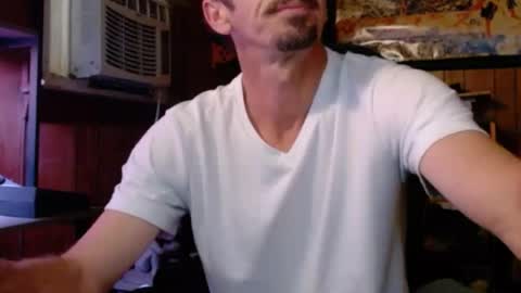 Snapshot of comic_king27 chatting on June 23, 10:35 am Nelson or ComicKing and sometime Peachy143 online show from June 23, 10:35 am