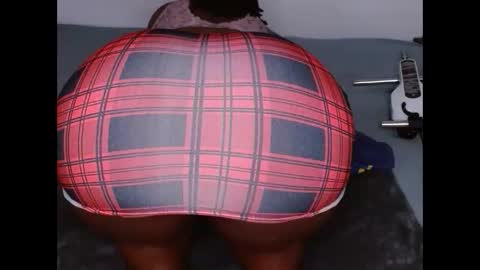 Snapshot of comicalcara chatting on November 3, 11:15 pm Cara online show from November 3, 11:15 pm