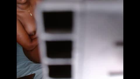 Snapshot of comicalcara chatting on November 9, 8:34 am Cara online show from November 9, 8:34 am