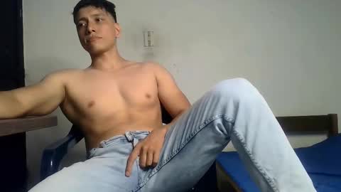 Snapshot of conde2710 chatting on December 2, 3:12 am ELCONDE online show from December 2, 3:12 am