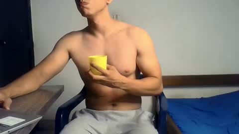 Snapshot of conde2710 chatting on December 3, 3:14 am ELCONDE online show from December 3, 3:14 am