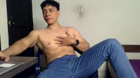 Snapshot of conde2710 chatting on January 10, 3:30 am ELCONDE online show from January 10, 3:30 am