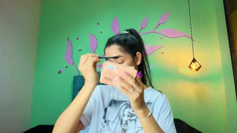 C O N N I E online show from November 28, 2:53 pm