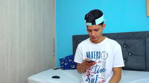 Snapshot of connor_garrett chatting on December 10, 1:11 am Connor online show from December 10, 1:11 am