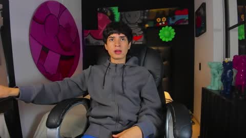 Snapshot of connor_stone_ chatting on November 19, 7:47 pm connor_stone_ online show from November 19, 7:47 pm