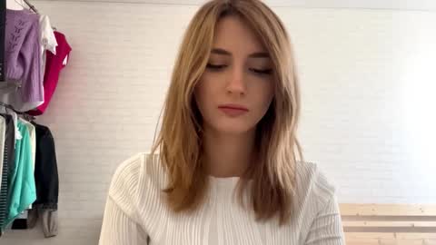 Amelia online show from March 15, 12:00 pm