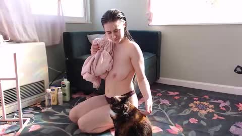 Snapshot of constantcumquest chatting on February 13, 6:37 pm ANR Mommy online show from February 13, 6:37 pm