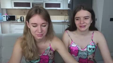 Snapshot of cookies_duo chatting on July 1, 6:15 am Alice untill 16 th February online show from July 1, 6:15 am