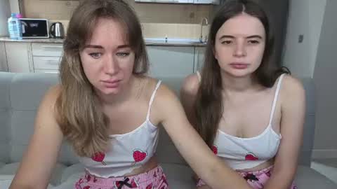 Snapshot of cookies_duo chatting on July 8, 6:07 am Alice untill 16 th February online show from July 8, 6:07 am